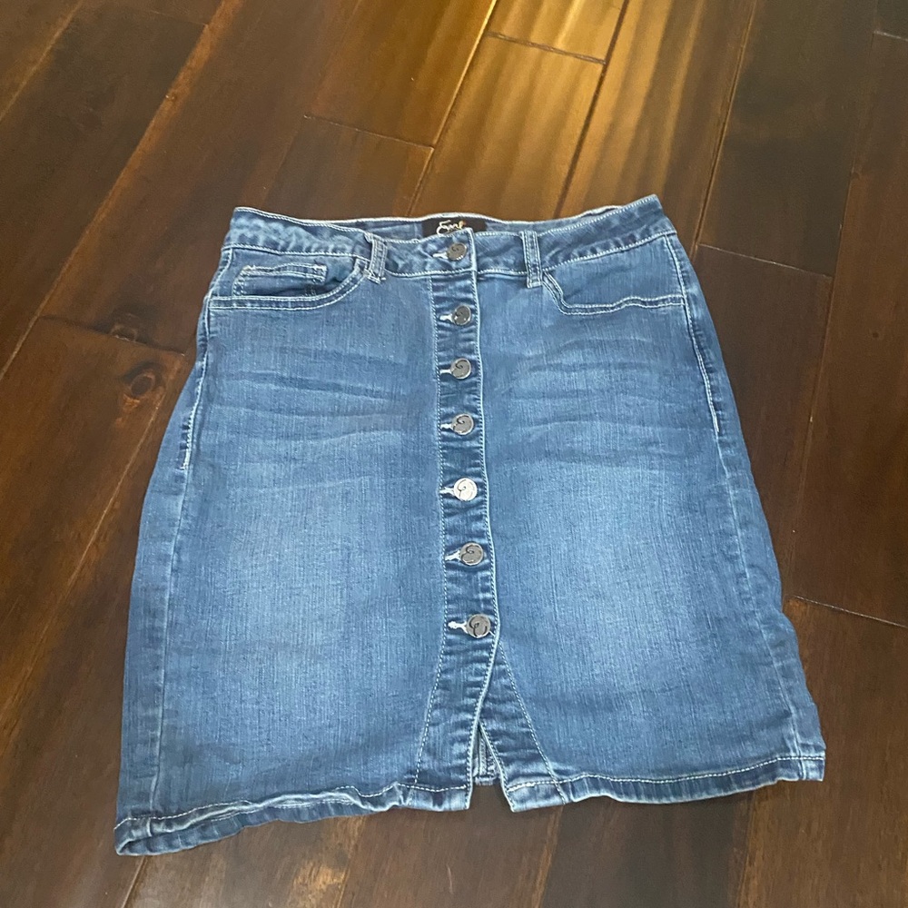 Earl Jeans Womens Jean Skirt Blue Size 4P Denim Button Front Stretch